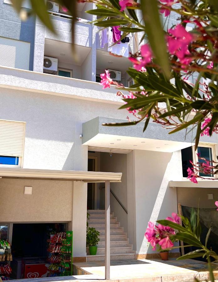 Flors Apartments ดูร์เรส ภายนอก รูปภาพ