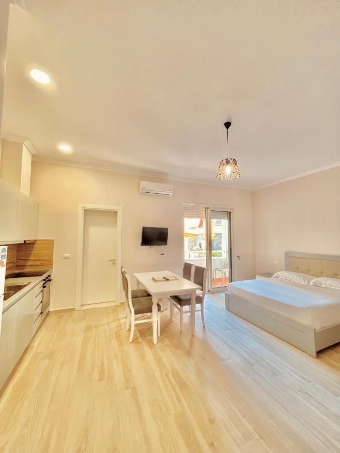 Flors Apartments ดูร์เรส ภายนอก รูปภาพ